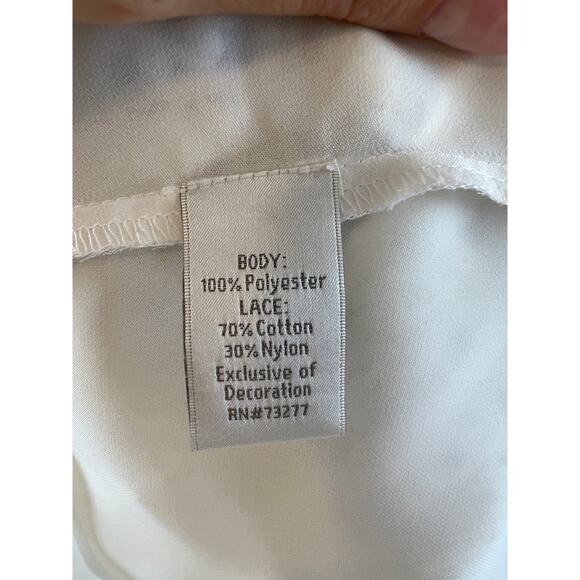 LC Lauren Conrad White Long Sleeve Lace Yoke Laser Cut Women's Blouse Size M - Picture 8 of 9